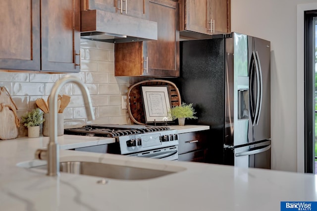 kitchen featuring tasteful backsplash