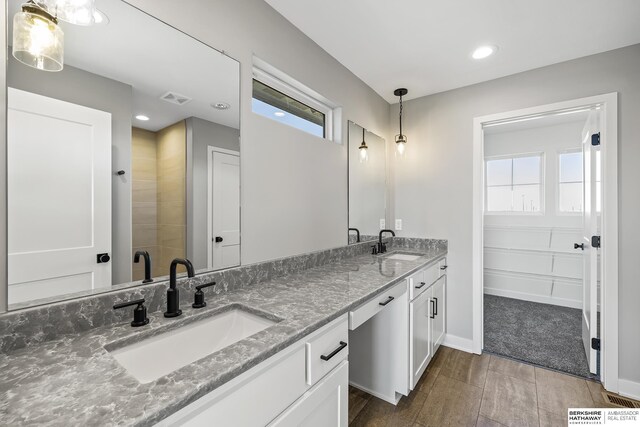 bathroom featuring vanity