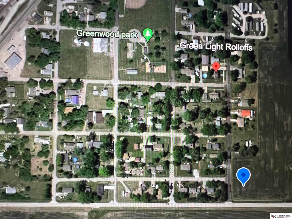 715 Pine St, Greenwood, NE 68366