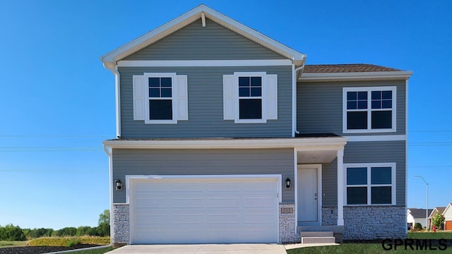 view of front facade featuring a garage