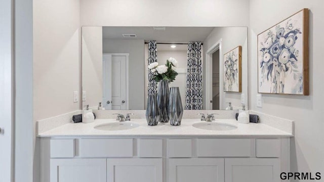 bathroom with vanity