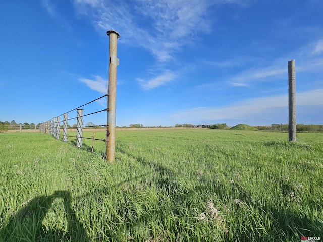 view of yard featuring a rural view