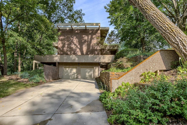 view of front of house with a garage