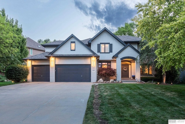 view of front of home featuring a yard