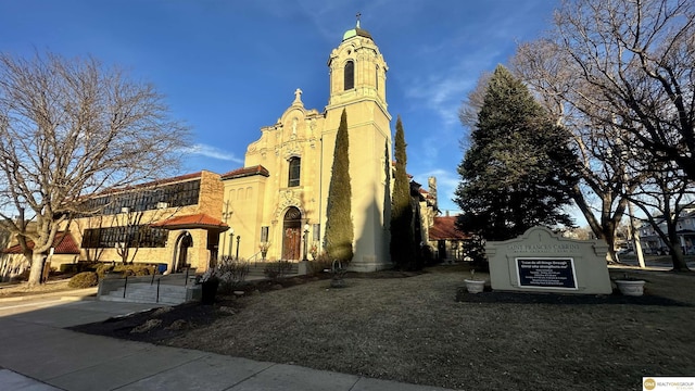 view of building exterior