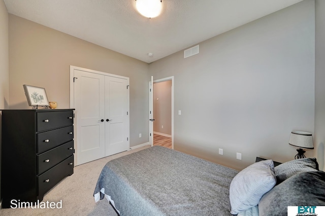 8501 Regent Ct, Lincoln, NE 68507 - carpeted bedroom featuring a closet