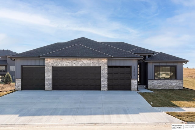 view of front of home featuring a garage