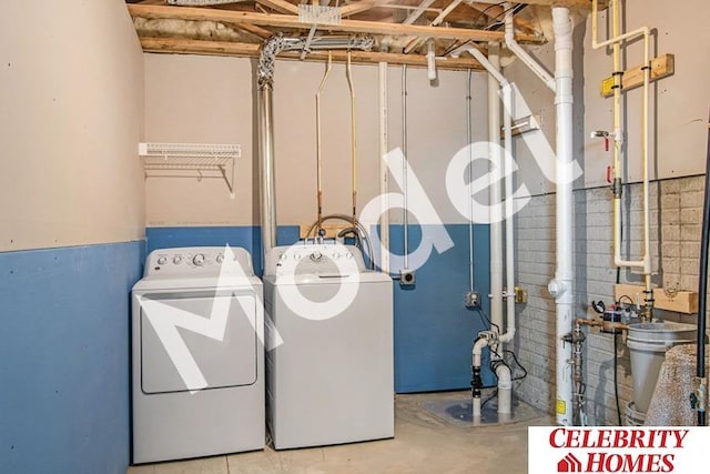 laundry area featuring washer and clothes dryer