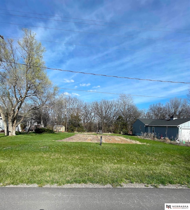 Listing photo 2 for 1916 Beaver Lake Blvd, Plattsmouth NE 68048