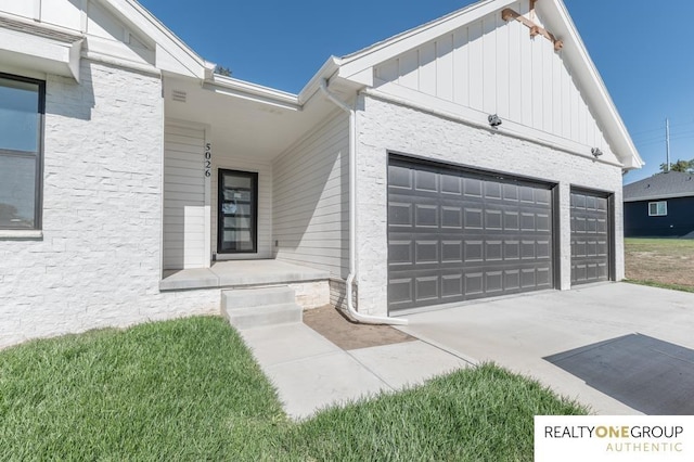 property entrance featuring a garage