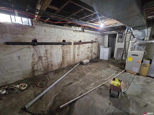 basement with washer / clothes dryer