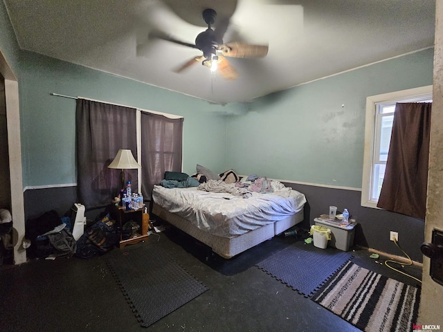 bedroom featuring ceiling fan