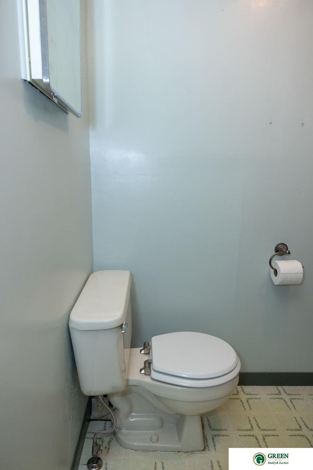 bathroom featuring toilet