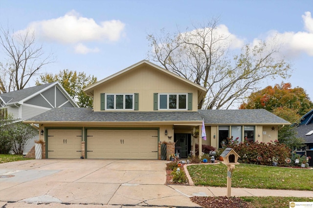 view of front facade featuring a front lawn and a garage