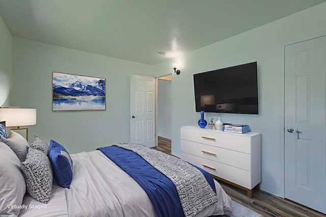 7336 S 71st Ave, Omaha, NE 68128 - bedroom with wood finished floors