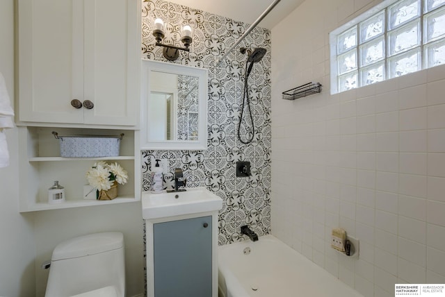 7336 S 71st Ave, Omaha, NE 68128 - bathroom featuring washtub / shower combination and vanity
