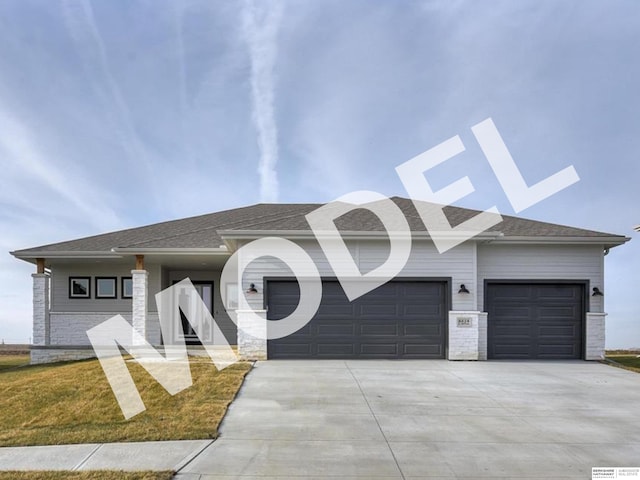 view of front of house featuring a garage