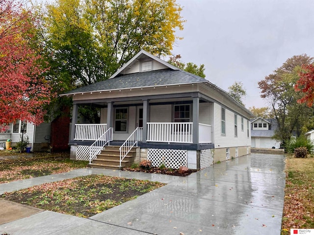 bungalow-style house with covered porch