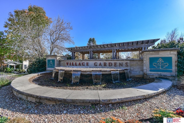 view of community / neighborhood sign