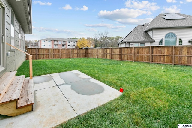 view of yard featuring a patio