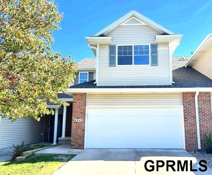 view of front facade with a garage