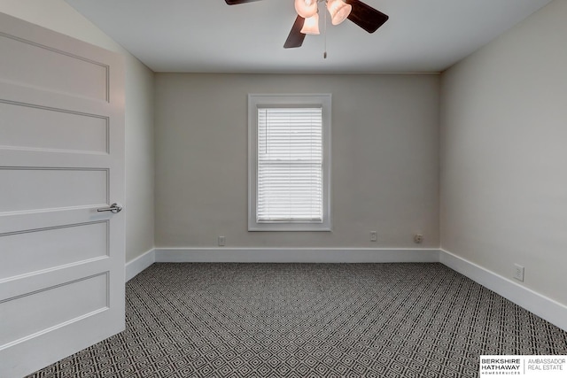 unfurnished room with carpet flooring and ceiling fan