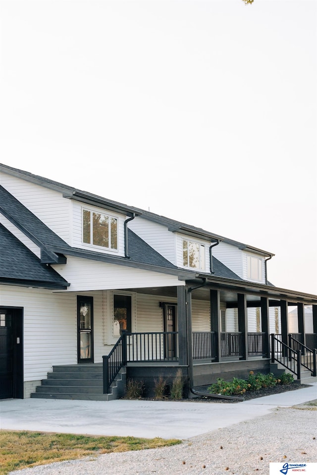 view of front of house with a porch