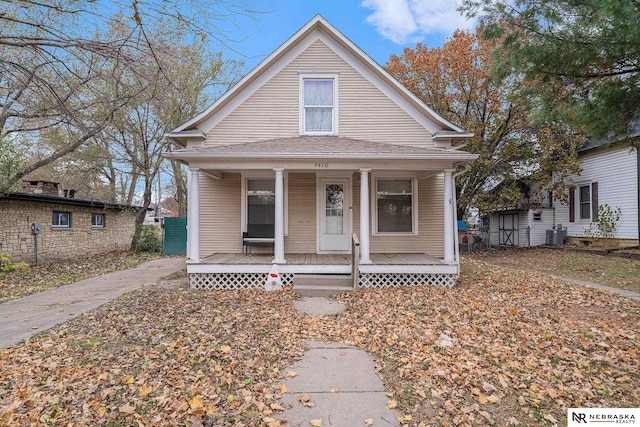 bungalow featuring a porch