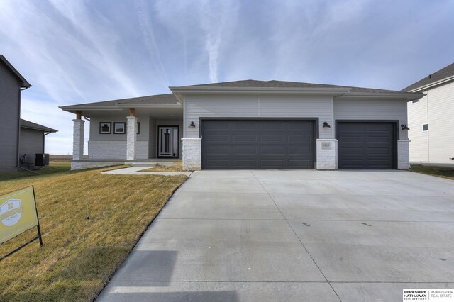 6614 S 200th Ave, Omaha, NE 68135 - unfurnished bedroom with carpet flooring, baseboards, and a spacious closet