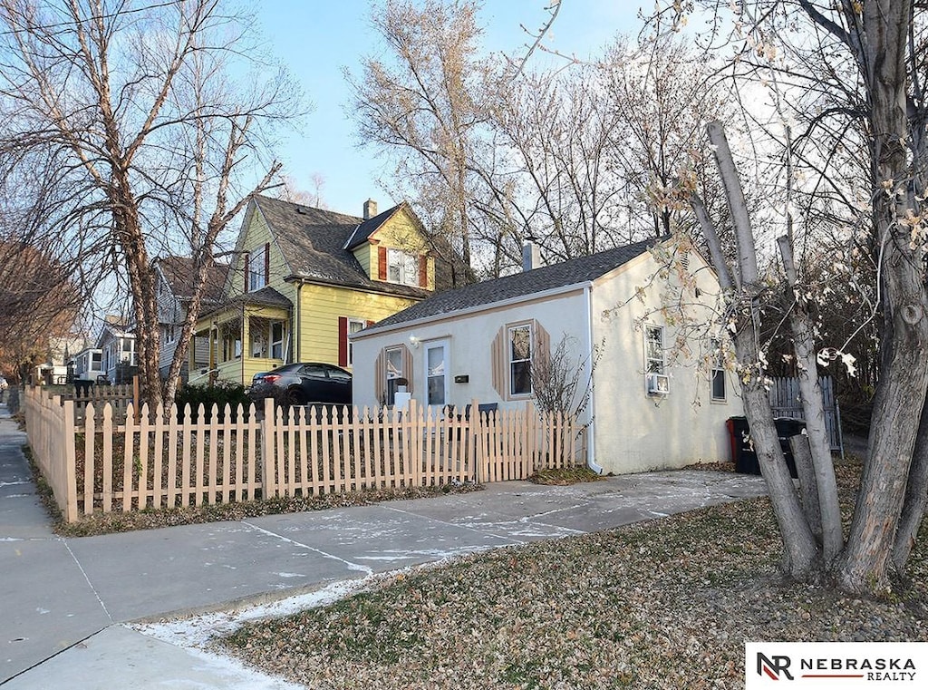 view of front of house