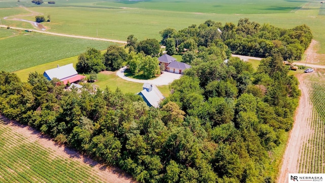 birds eye view of property featuring a rural view