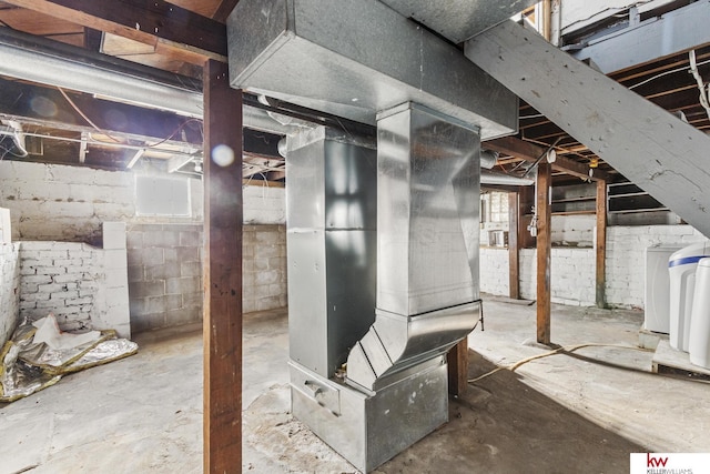 basement featuring washer / clothes dryer