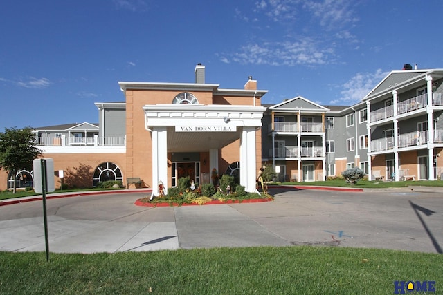 view of building exterior