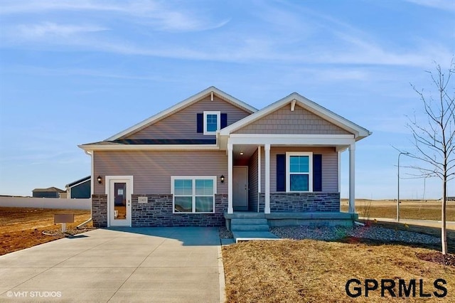 craftsman house with covered porch