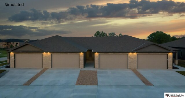 view of front facade featuring a garage