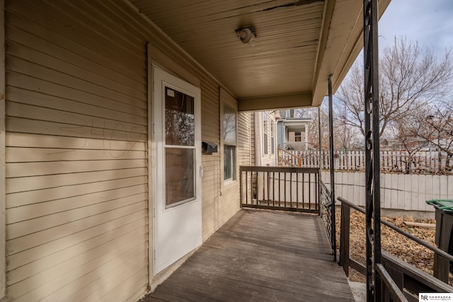 balcony featuring covered porch