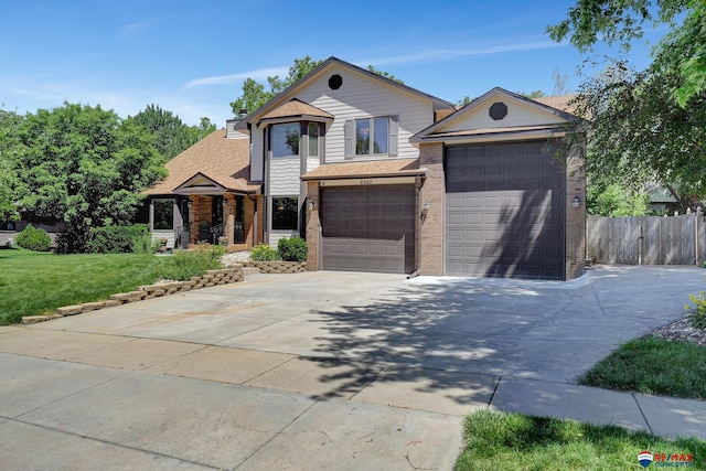 view of front of home featuring a front yard