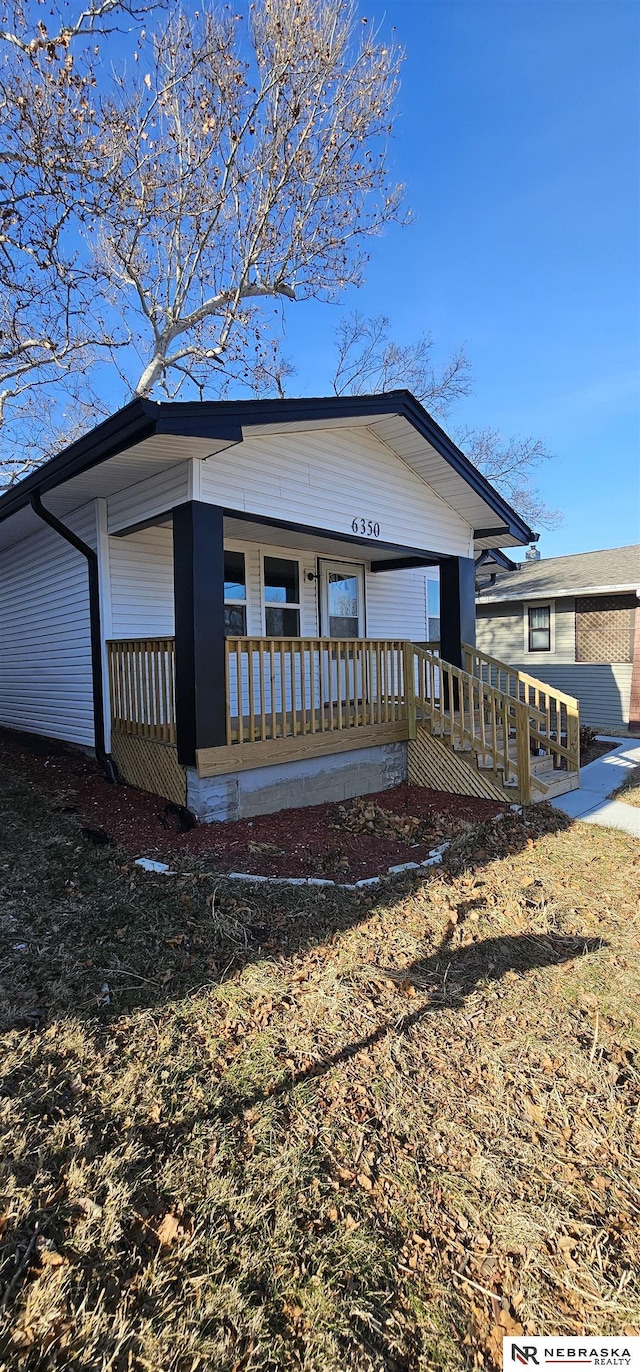 view of front of house featuring covered porch