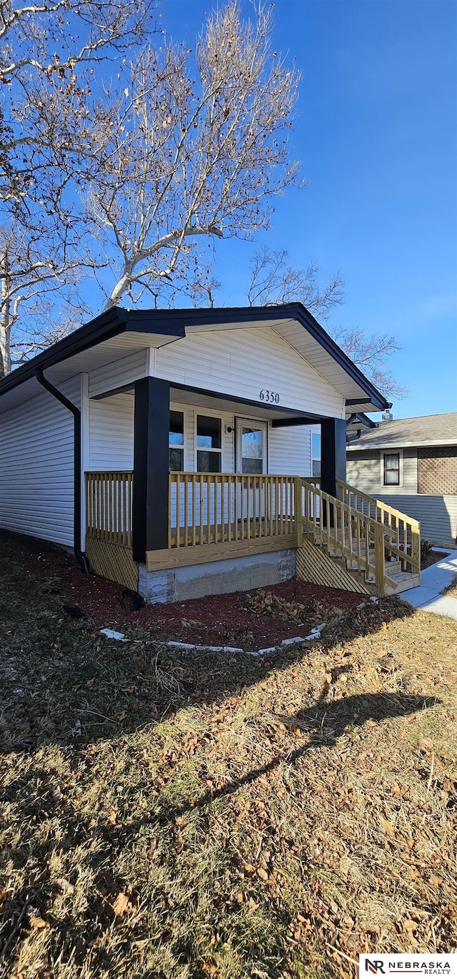 view of front of home featuring a porch