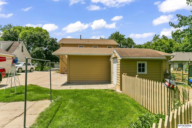 exterior space featuring a yard