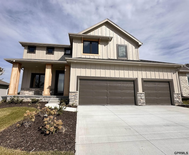 view of front facade with a garage