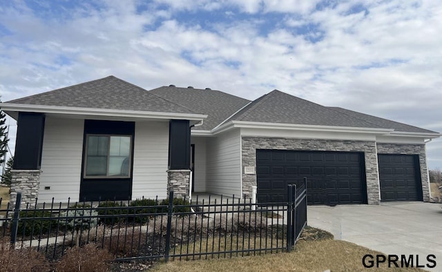 view of front facade with a garage