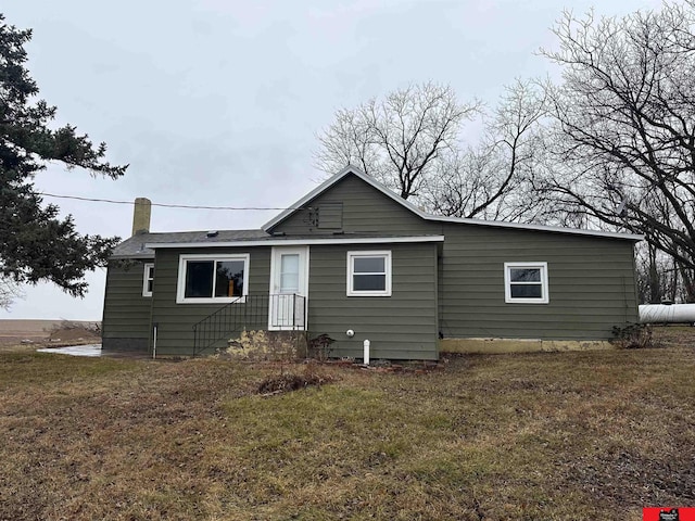 view of front of house with a front yard