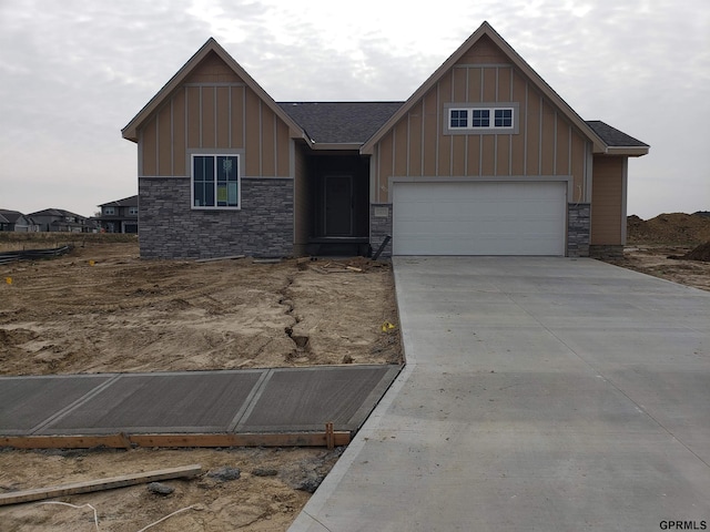 view of front of home featuring a garage