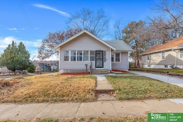 view of front of house with a front yard