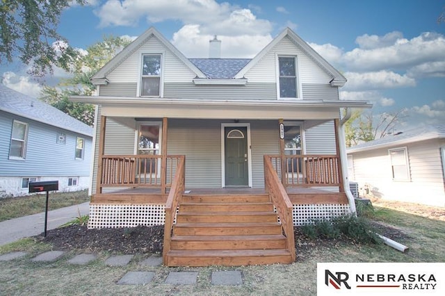 view of front facade with covered porch