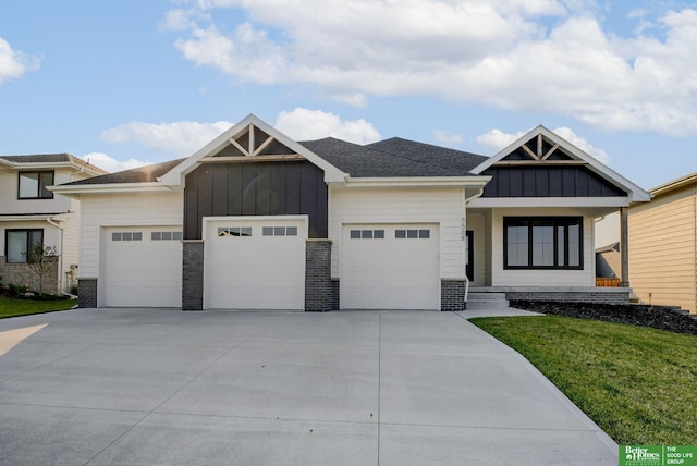 view of front facade with a garage