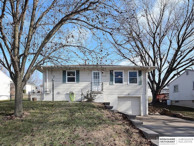 view of front facade featuring a garage