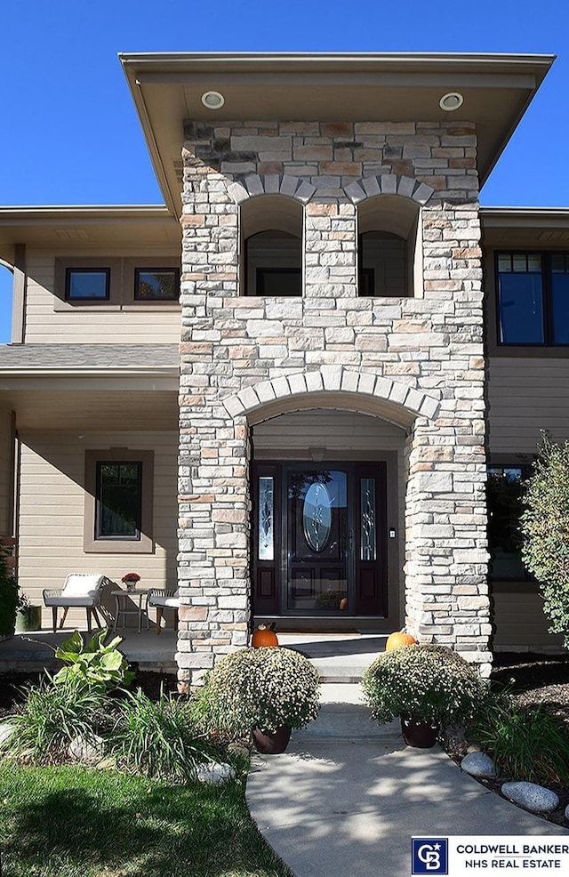 view of property entrance