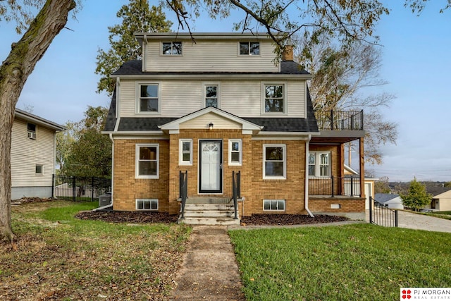 view of front of property with a front yard